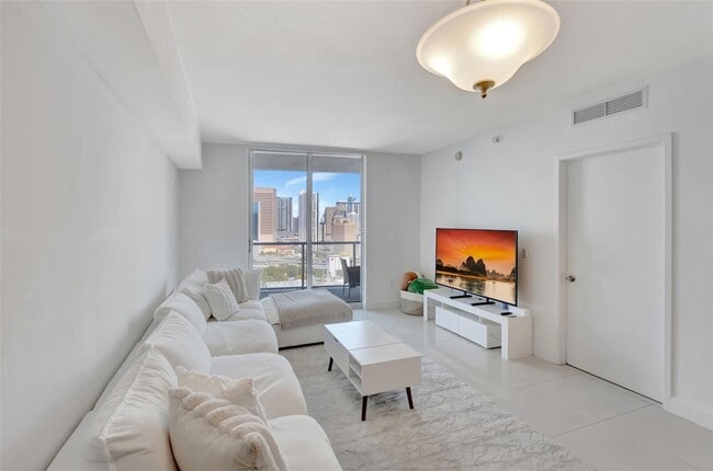 Photo - 185 SW 7th St Unit 2303