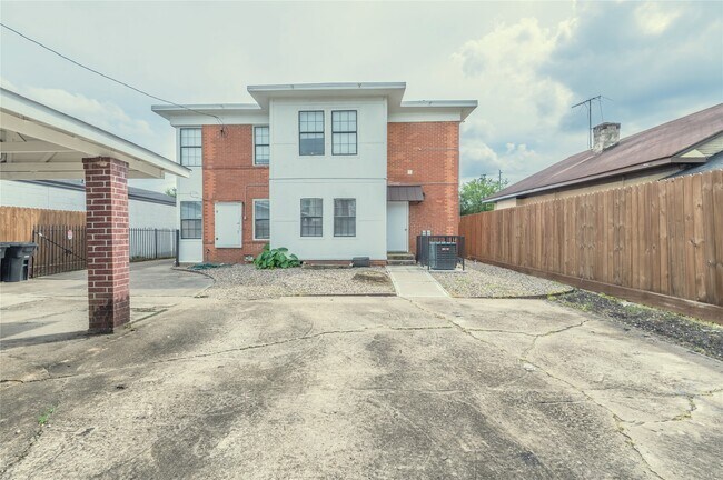 Photo - 2319 Rosewood St Unit A