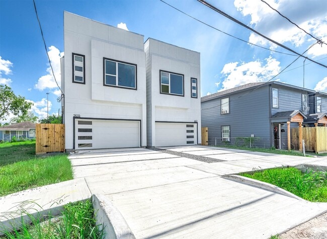 Photo - 3619 Bremond St