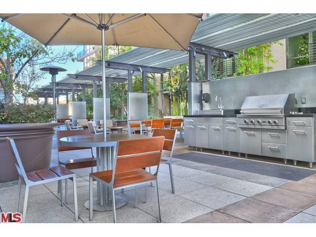 Photo - 1100 S Hope St