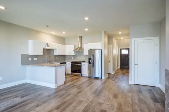 Evergreen Townhomes - Evergreen Townhomes