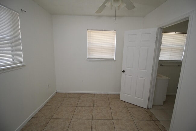 Photo - 2919 Rollins St