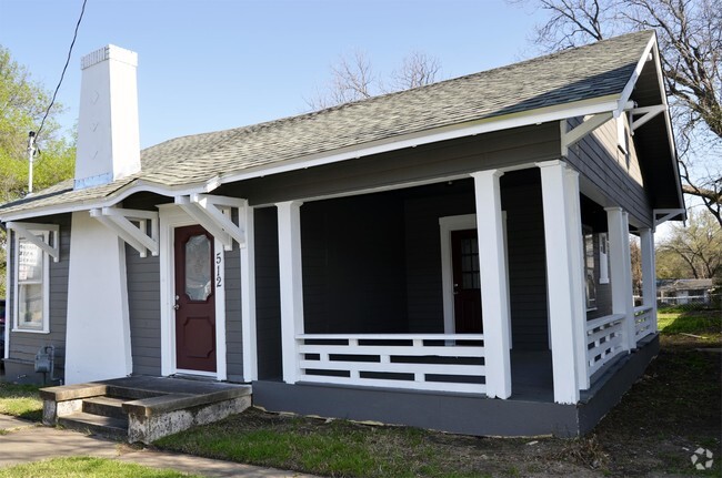 Building Photo - 512 Herring Ave Rental