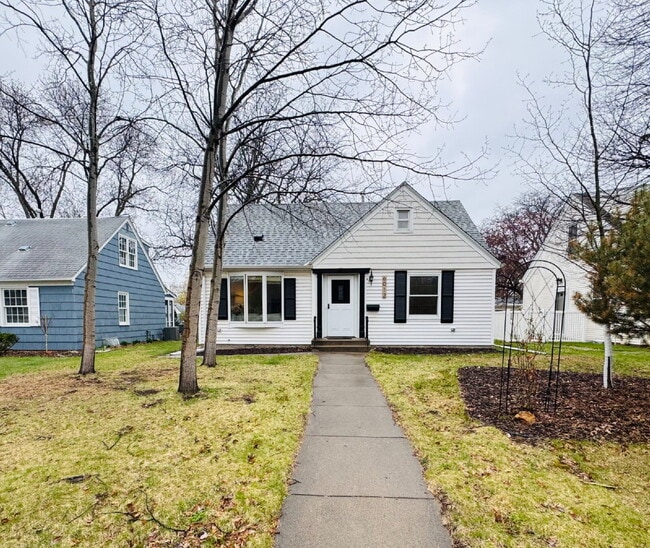 Photo - 6012 Logan Ave S