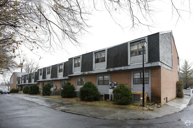 Photo - Washington Square Apartments