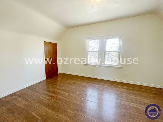 Photo - 3580 Doyle St