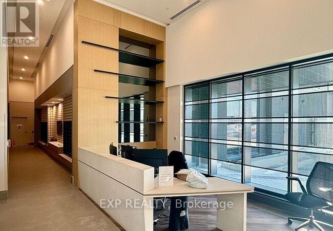 Photo - 1007 The Queensway Unité 505