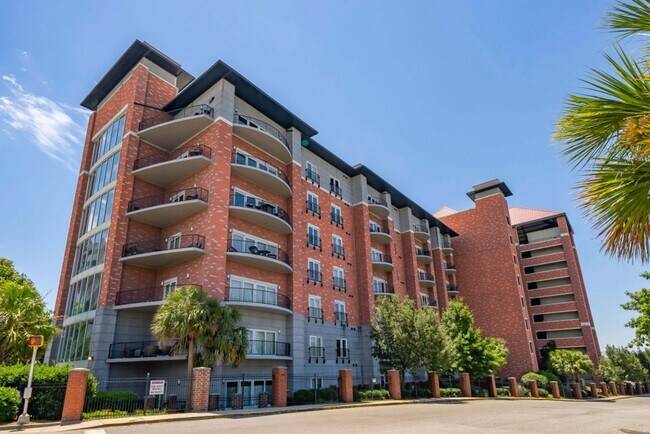 Photo - 1 Bed, 1 Bath at Carolina Walk - Steps fro... Unidad S-310