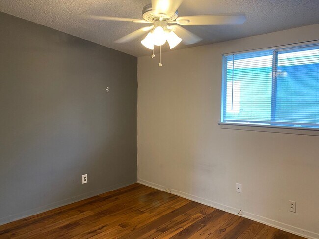 Photo - Central Austin 1 Bedroom Near UT & CapMetro Unit 202