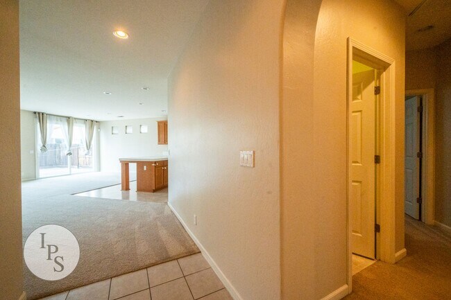 Photo - North East Fresno ‘Like New’ Home, 3BR/2BA, Built 2008 - Lots of Amenities!