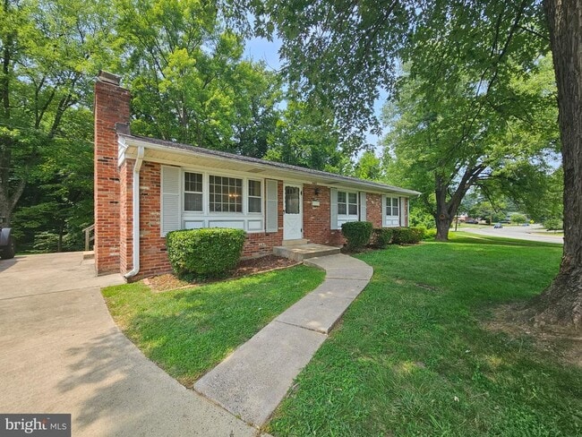 Building Photo - 5683 Ravenel Ln