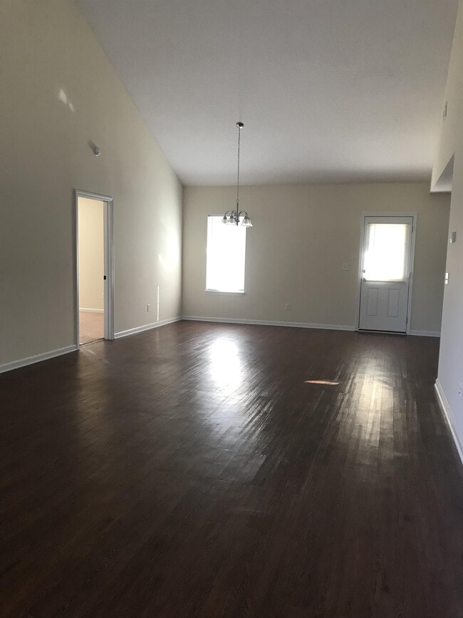 Photo - 2613 Northfield Rd