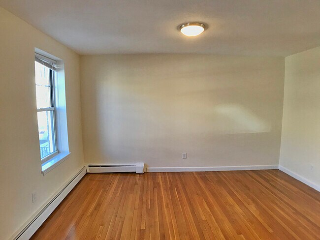 168 N Beacon St Unidad 3