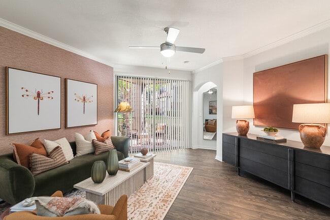 Photo - Cortland MacArthur