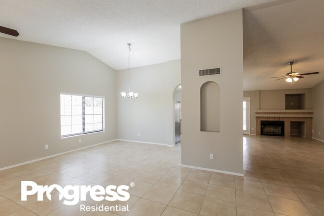 7709 W Redfield Rd