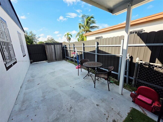 Photo - 2951 NW 154th Terrace Unidad 2