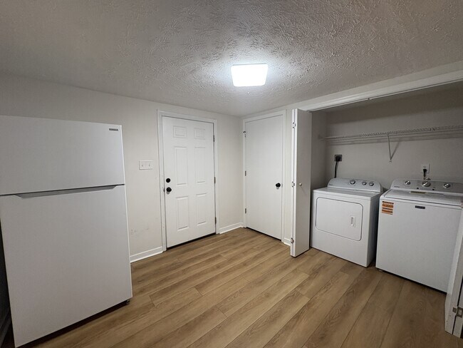 Photo - 499 Greenwell Ct