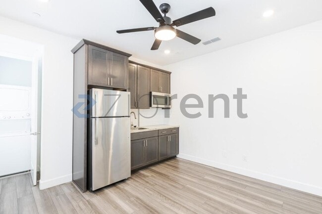 Photo - 6193 Oberlander Dr