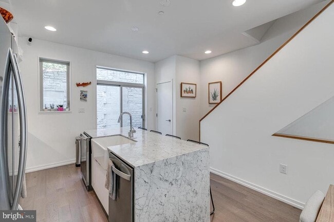 Photo - 938 N Leithgow St