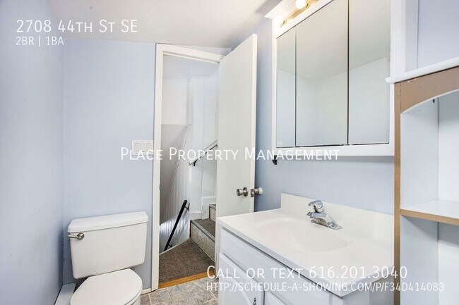 Photo - 2708 44th St Se - 2 Bed/1 Bath Upper Apart...