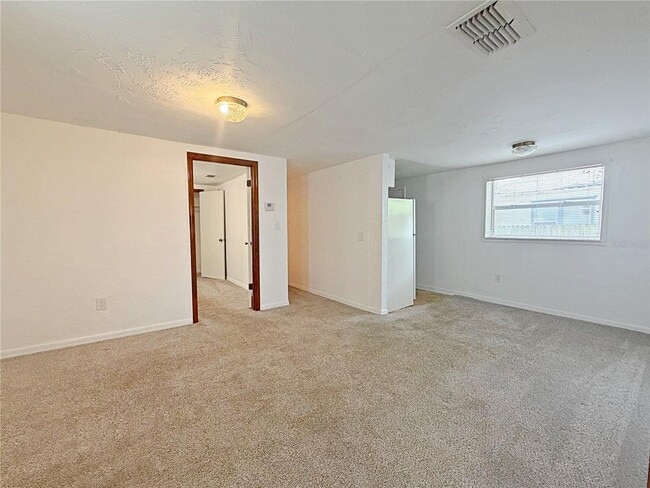 Photo - 2400 Shannon Rd