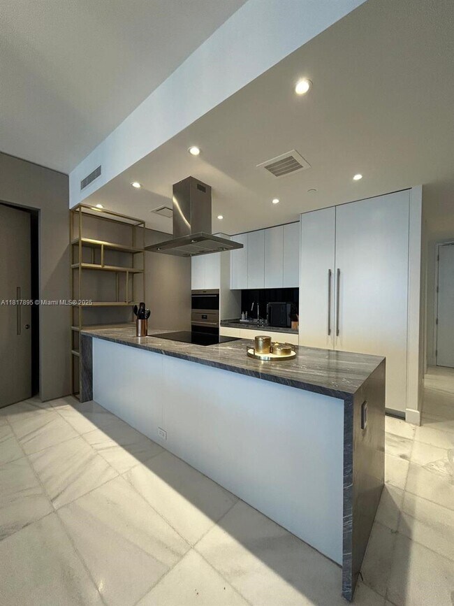 Photo - 700 NE 26th Ter