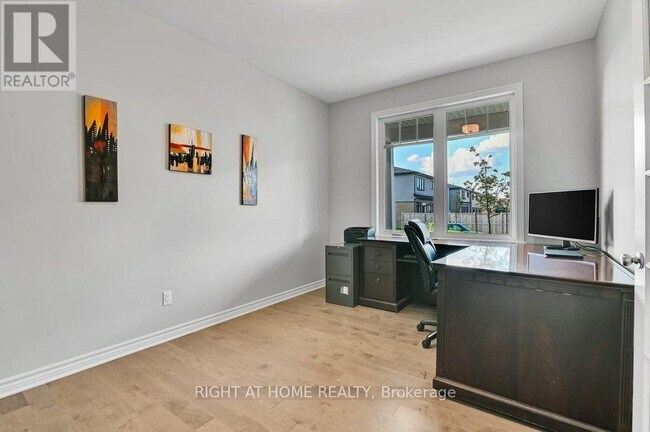 Photo - 844 Snowdrop Cres