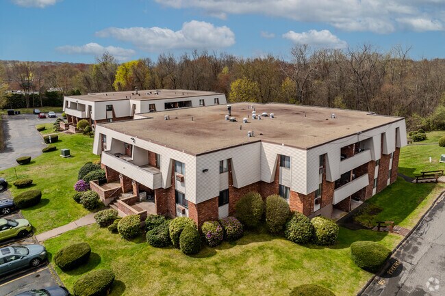 Exterior - Sherwood Arms Condominiums