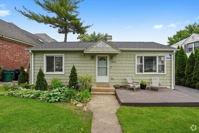Building Photo - 9868 145th St Rental