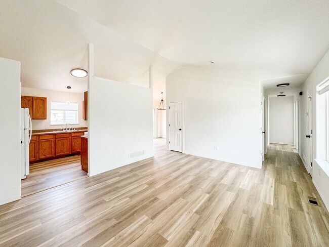 Photo - 3 Bed - 2 Bath - Fenced Yard