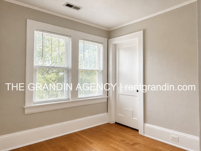 Photo - 2818 Burton Ave NW