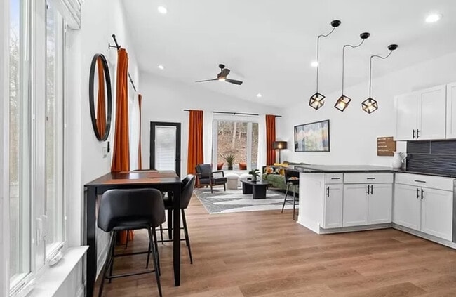 Photo - 22 Deer Path