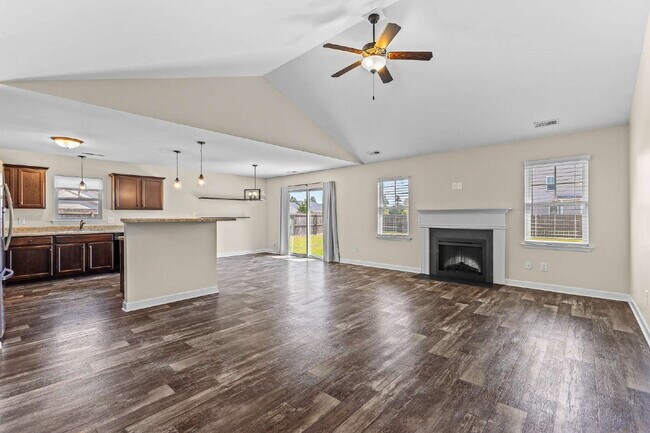 Photo - Charming 3- Bedroom home in Bradford Estates!