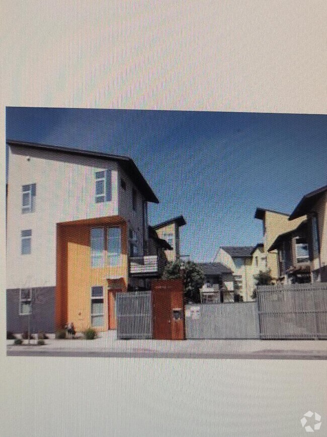 Building Photo - 1670 28th St Rental