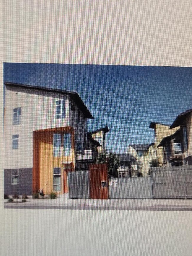 Building Photo - 1670 28th St Rental