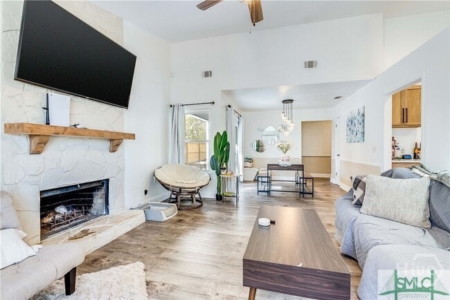 Photo - 106 W White Hawthorne Dr