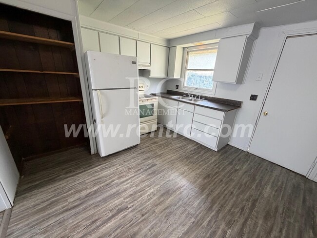 Photo - 104 Center-