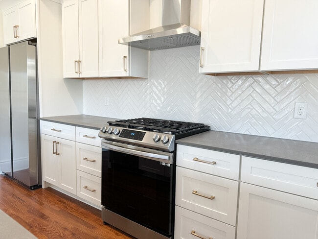 Photo - 446 Linwood Ave Unidad #2