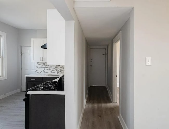 Photo - 156 Hawthorne Ave Unit 4