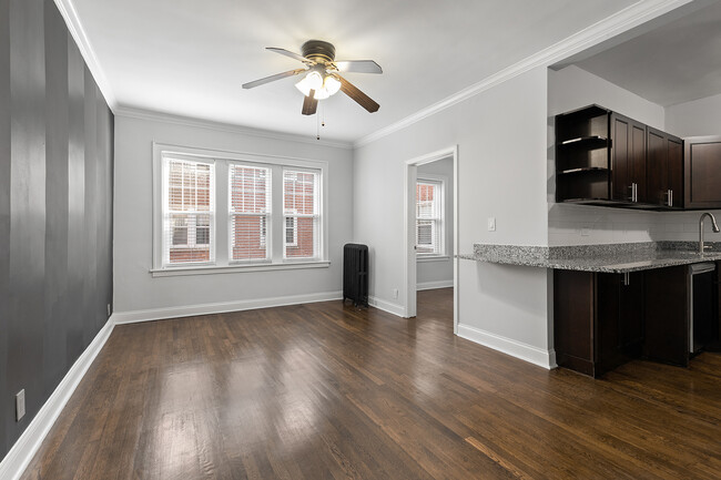 Photo - 6116 N Winthrop Ave Unit 2W