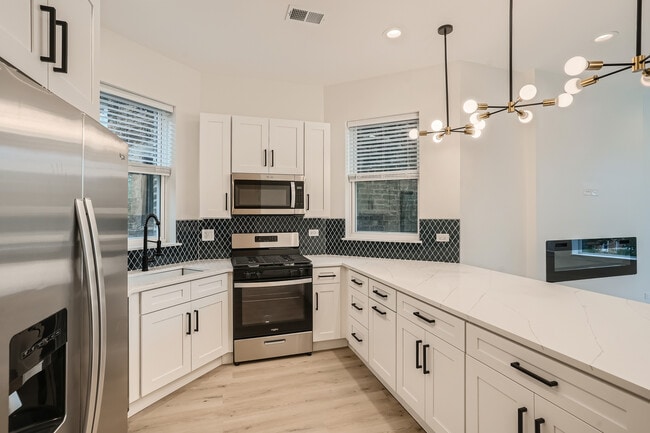 Photo - 3509 N Sheffield Ave