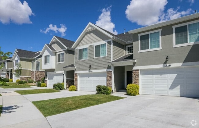 Building Photo - Beautiful Taylorsville Townhouse