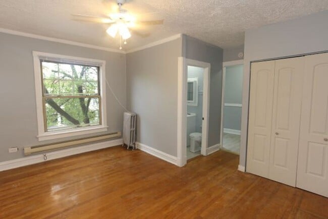 Building Photo - 3273 W Wrightwood Ave Unit 3257-2D