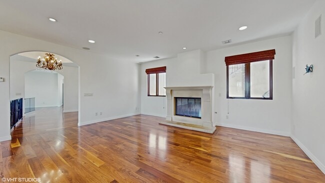 Photo - 3311 Deronda Dr