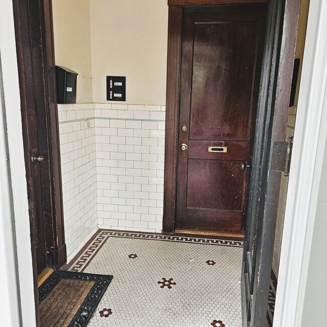 Photo - 97 Hammond St Unit 1