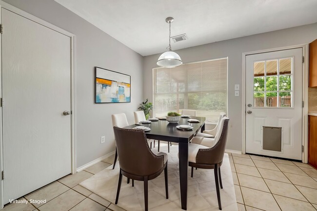 Photo - 33127 Cottonwood Bend
