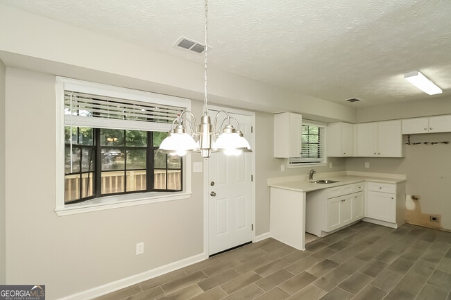 Photo - 8070 Linda Ct