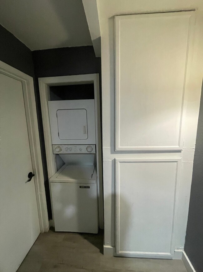 2312 N Bassler St Unit 1