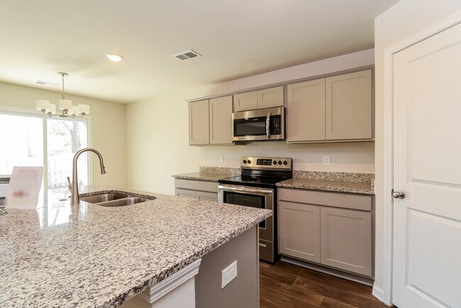 Photo - 304 Crooked Pne Ct