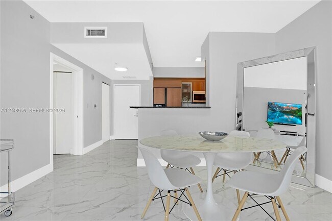 Photo - 335 S Biscayne Blvd Unidad 4104